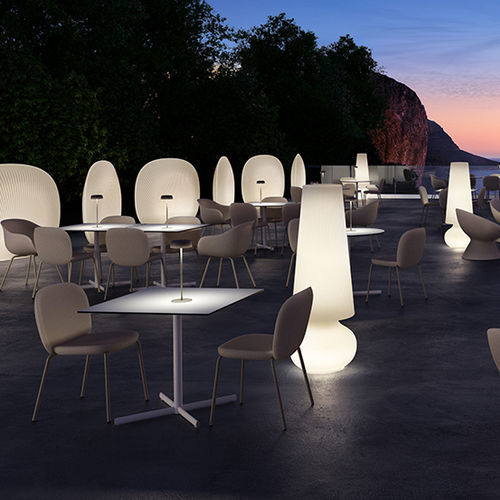 Sedia contemporanea - fade stack - PLUSt COLLECTION - da esterno / in polietilene / con supporto in metallo verniciato
