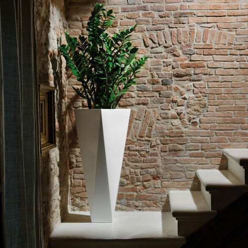 Fioriera in polietilene - DIAMOND - PLUSt COLLECTION - contemporanea / per spazi pubblici / bianca