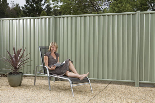 Recinzione residenziale - LYSAGHT SMARTASCREEN® - BlueScope Steel - in acciaio / contemporanea