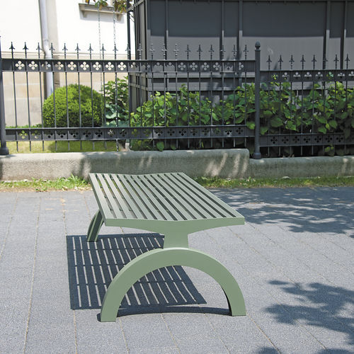 Panca per spazi pubblici contemporanea - COMFONY 140 - BENKERT BÄNKE - in acciaio con rivestimento a polvere / in alluminio / senza schienale