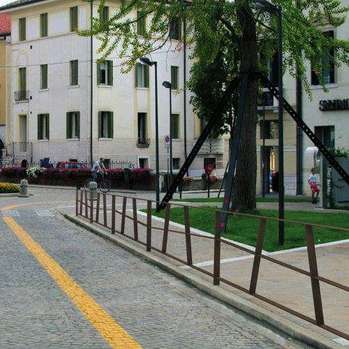 Barriera di protezione - ROUTE - METALCO - fissa / in acciaio / per spazio pubblico