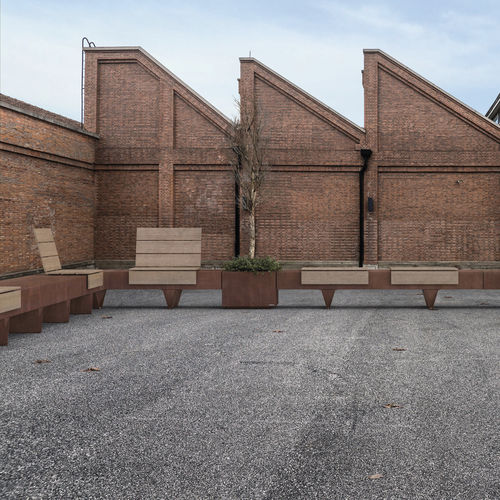 Panca per spazi pubblici contemporanea - NORSE - METALCO - in WPC / in acciaio COR-TEN® / con schienale