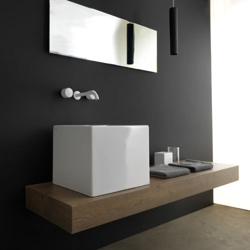 Lavabo sospeso - LAOZ42 - GSG Ceramic Design - in ceramica / con piano integrato / lucido
