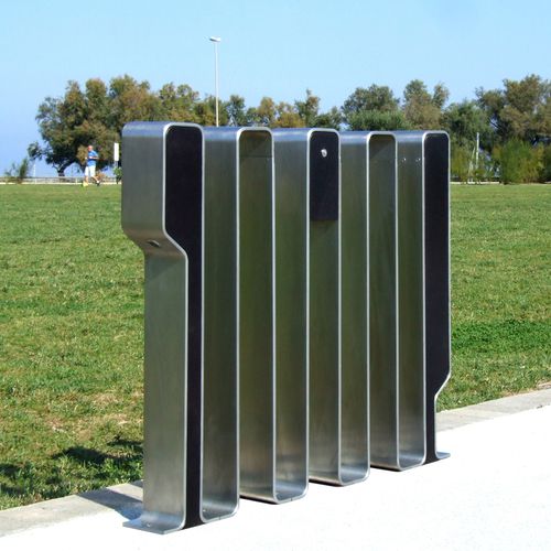 Rastrelliera per biciclette a pavimento - OMEGA-P - LAB23 - design originale / per spazi pubblici / in acciaio inossidabile