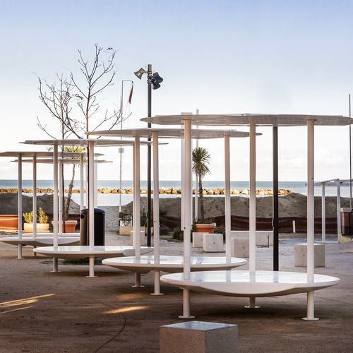 Panca per spazi pubblici design originale - ISLANDS BENCH - LAB23 - in acciaio galvanizzato / in acciaio con rivestimento a polvere / in materiale composito