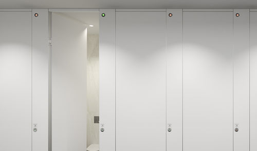 Cabina per bagni pubblici senza contatto - TOI - Stern Engineering Ltd. - in alluminio / in HPL / in alluminio