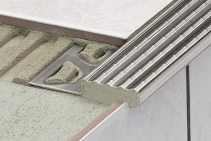 Profilo per gradini in alluminio - Schlüter®-TREP series - Schluter Systems - antiscivolo