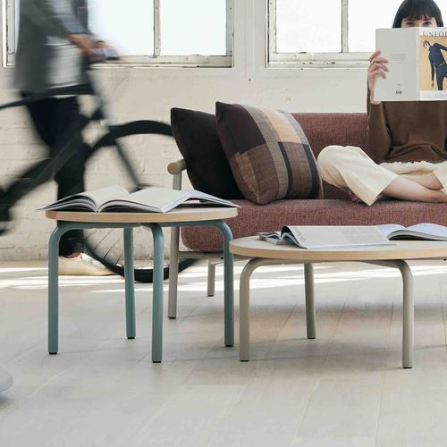 Tavolo d'appoggio contemporaneo - ROUTES - Teknion - in MDF stratificato / in acciaio con rivestimento a polvere / con supporto in acciaio termolaccato