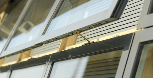 Cerniera per finestra - VELFAC - in alluminio / invisibile / per uso domestico