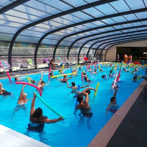 Copertura per piscina a parete - VLD ADOSADA DESLIZANTE - VEGAMETAL - fissa / in policarbonato / con azionamento manuale