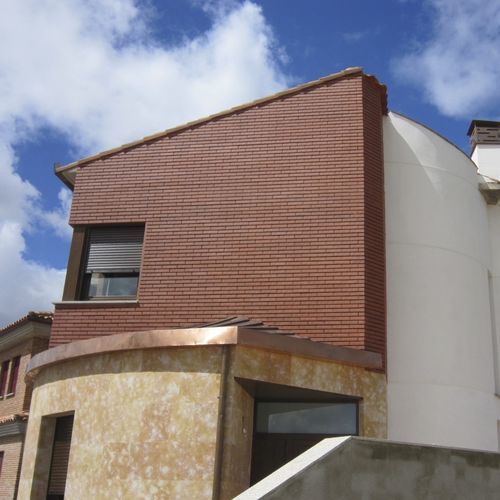 Mattone per facciata ventilata - FRONTISS Bilbao - La Paloma Cerámicas - forato / rosso