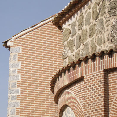 Mattone per facciata - GRECO - La Paloma Cerámicas - forato / liscio / rosso