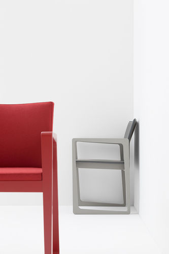 Sedia contemporanea - ASKEW - Billiani - da interno / in legno tinto / in faggio