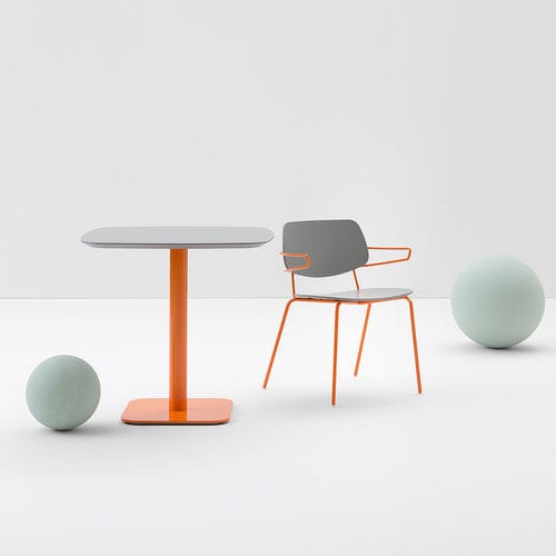 Tavolo da bistrot contemporaneo - DOLL - Billiani - in legno laccato / in faggio / in legno tinto