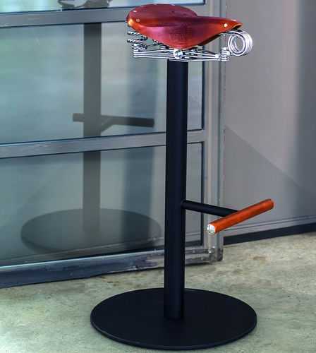Sgabello da bar design originale - BIKE - Bross Italia - in pelle / con supporto in metallo / con base centrale