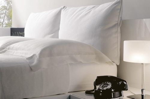 Letto matrimoniale - NO LIMITS - Fimes dei Longoni di Longoni G.& C. - contemporaneo / con comodini / in legno