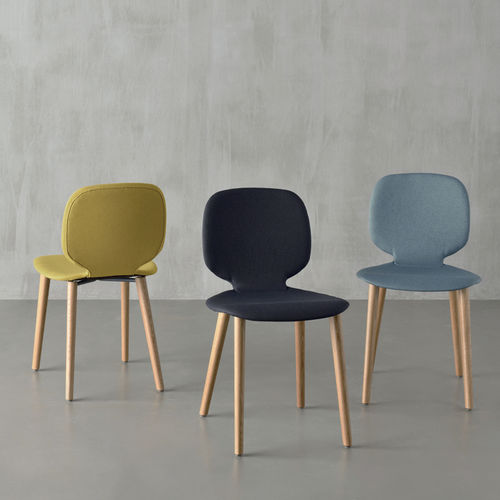 Sedia contemporanea - ALIS - Crassevig - da interno / in tessuto / in legno
