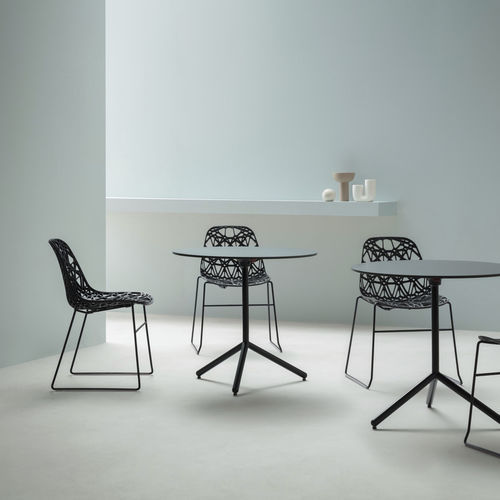 Sedia contemporanea - NETT - Crassevig - da interno / da esterno / in legno massiccio