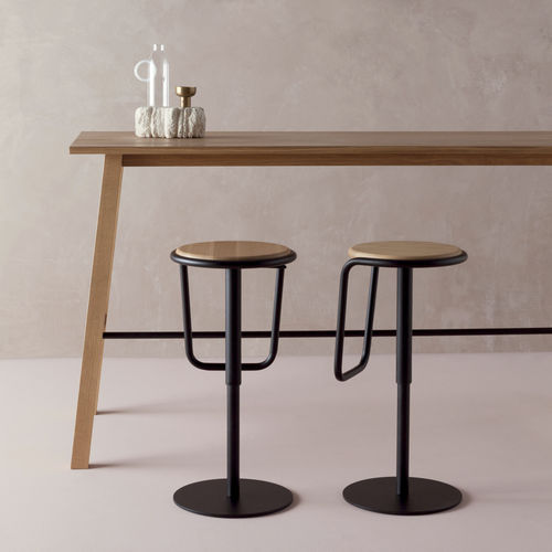 Sgabello da bar contemporaneo - Otto HA - Crassevig - in legno / con supporto in acciaio / con base centrale
