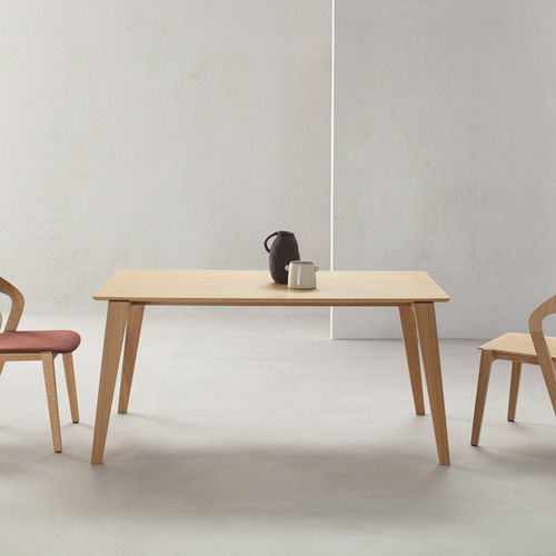 Tavolo contemporaneo - OXTON - Crassevig - in legno / con supporto in legno massiccio / rettangolare