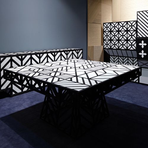 Tavolo contemporaneo - TUDOR-T - Emmemobili - in rovere / in MDF laccato / quadrato