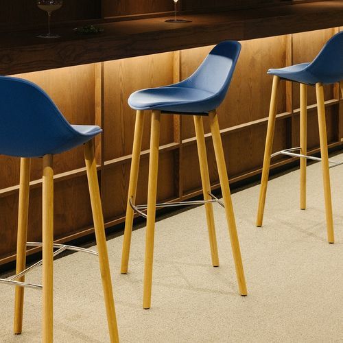 Sedia alta contemporanea - Mate Wood - Enea - da cucina / da interno / in pelle