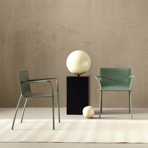 Sedia da pranzo contemporanea - LYS P  - fasem - da interno / in pelle / con supporto in acciaio