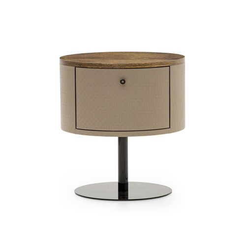 Comodino contemporaneo - OVERSEAS L - Formitalia Group - impiallacciato in legno / in pelle / con supporto in metallo