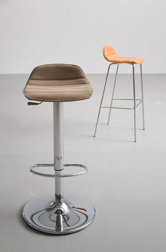 Sgabello da bar contemporaneo - ALHAMBRA 97AV - Gaber - girevole