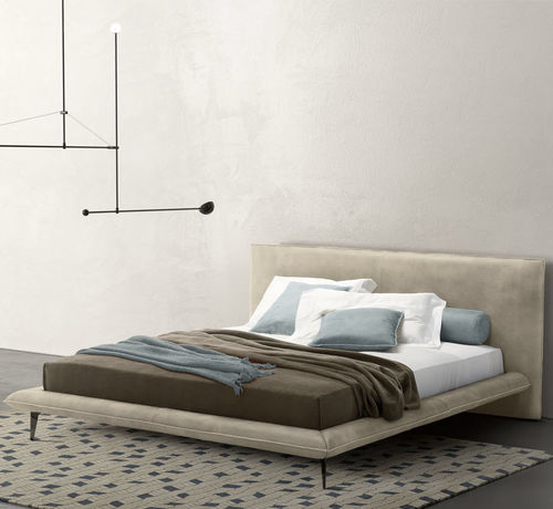 Letto matrimoniale - ALFRED NIGHT - Gamma Arredamenti International - contemporaneo / imbottito / con testiera imbottita
