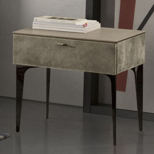 Comodino contemporaneo - K07 - Gamma Arredamenti International - in legno / in vetro fumè / in acciaio inossidabile