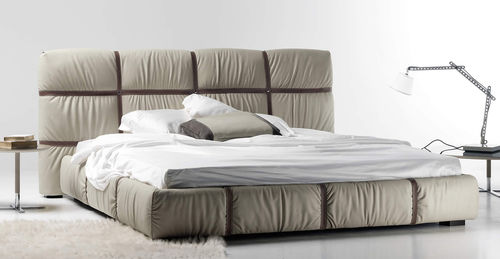 Letto matrimoniale - CROSSOVER NIGHT - Gamma Arredamenti International - contemporaneo / imbottito / con testiera imbottita