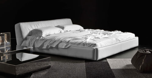 Letto matrimoniale - OXER NIGHT - Gamma Arredamenti International - contemporaneo / imbottito / con testiera imbottita