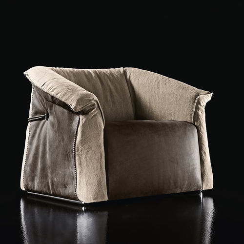 Poltrona contemporanea - CHARLOTTE - Gamma Arredamenti International - in pelle / in metallo