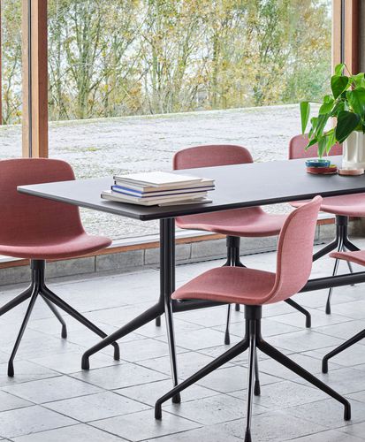 Sedia visitatore contemporanea - AAC11 - Hay a/s - da interno / in acciaio / in alluminio