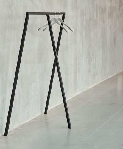 Appendiabiti contemporaneo - LOOP STAND - Hay a/s - in acciaio con rivestimento a polvere