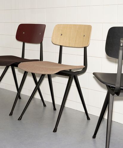 Sedia contemporanea - RESULT - Hay a/s - da interno / in rovere / con supporto in lamiera di acciaio