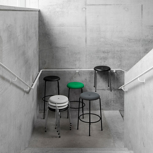Sgabello da bar contemporaneo - TABURETT - Lammhults Möbel AB - in tessuto / in pelle / in plastica