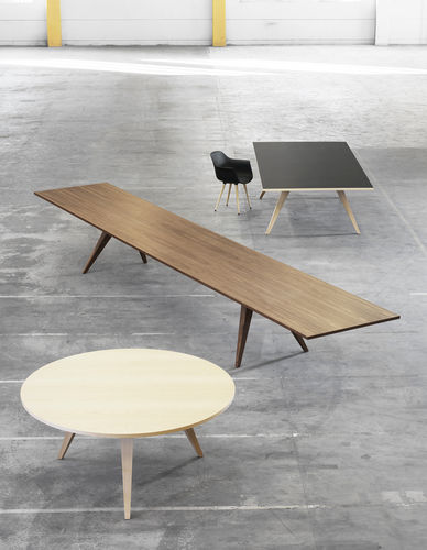 Tavolo da riunione contemporaneo - PONTO - Lammhults Möbel AB - impiallacciato in legno / in linoleum / con supporto in legno massiccio