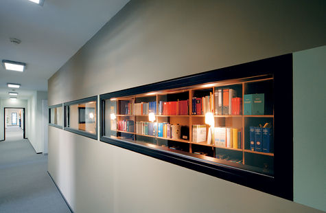 Libreria contemporanea - FNP ARCHIVE - Moormann Nils Holger - in legno
