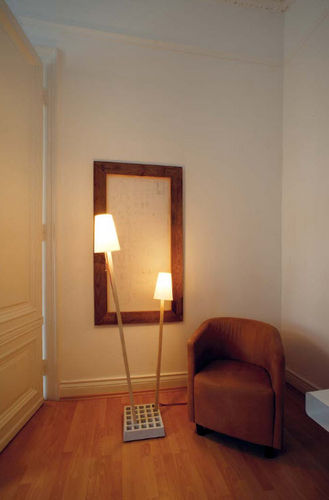 Lampada da terra - PIN LIGHT - Moormann Nils Holger - in legno / in tessuto / contemporanea