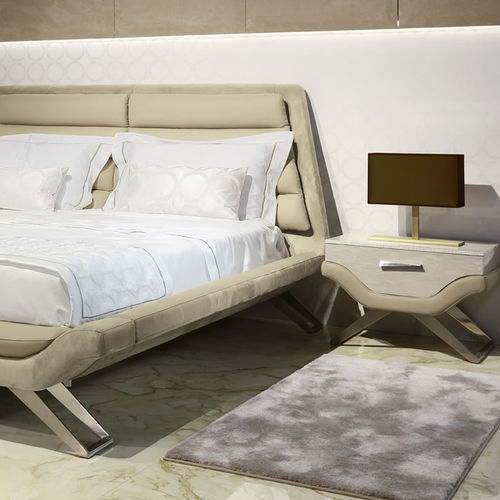Comodino contemporaneo - PURO - SAN MARCO - in legno laccato / in pelle / con supporto in metallo