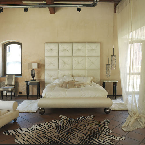 Letto matrimoniale - CAPITONNE - Scandal Home Couture - contemporaneo / imbottito / con testiera