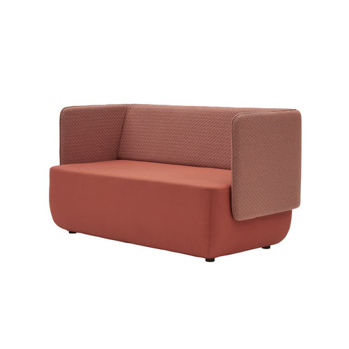 Divano contemporaneo - OPERA - SOFTLINE - in tessuto / con braccioli / con rivestimento rimovibile