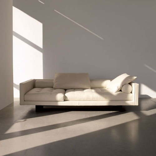 Divano contemporaneo - PLAZA - Swan Italia - in tessuto / in pelle / 3 posti