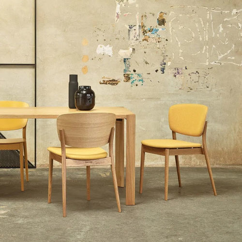 Sedia da pranzo contemporanea - Valencia - TON a.s. - da interno / in tessuto / con supporto in quercia