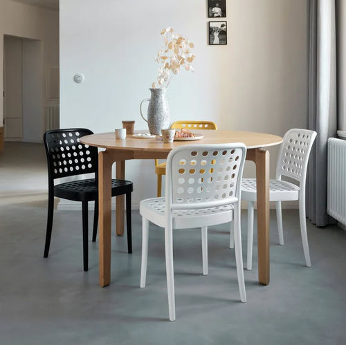Sedia da pranzo contemporanea - 822  - TON a.s. - da interno / in legno compensato / con supporto in faggio