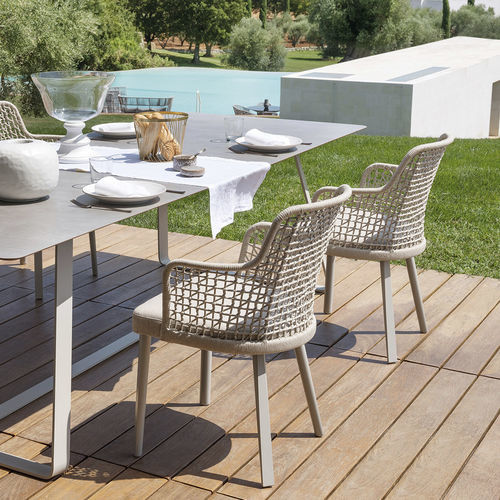 Sedia da giardino con braccioli - EMMA - Varaschin - contemporanea / per terrazza / da spiaggia