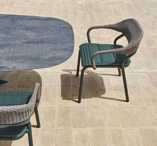 Sedia da giardino contemporanea - NOSS - Varaschin - per terrazza / in lamiera forata / in tessuto