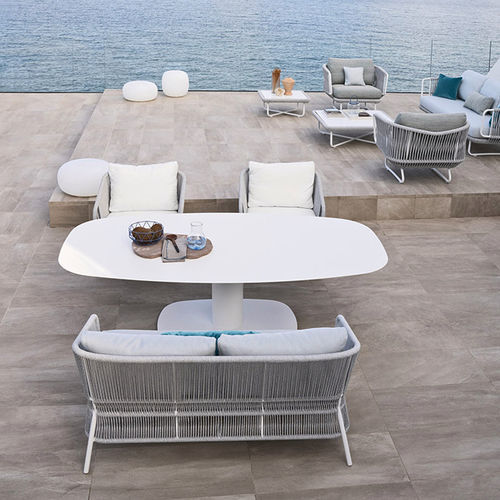Tavolo da pranzo contemporaneo - Big Low - Varaschin - in HPL / in ceramica / con supporto in acciaio